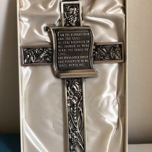 Vintage Silver Tone Mid-Century Solid Cross w/Scripture John 11:25 King James